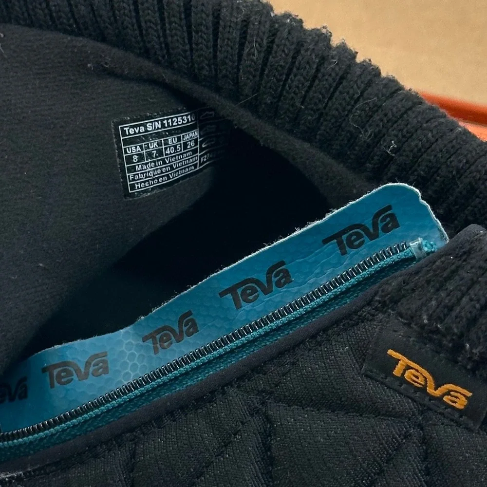 Teva ReEMBER Mid Boot Ankle Zip Moccasin Shoes Camping Outdoor Quilted Men's 8